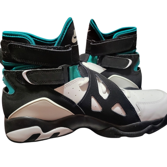 Nike AIR UNLIMITED Black and White High-Top Sneakers - Picture 4 of 6